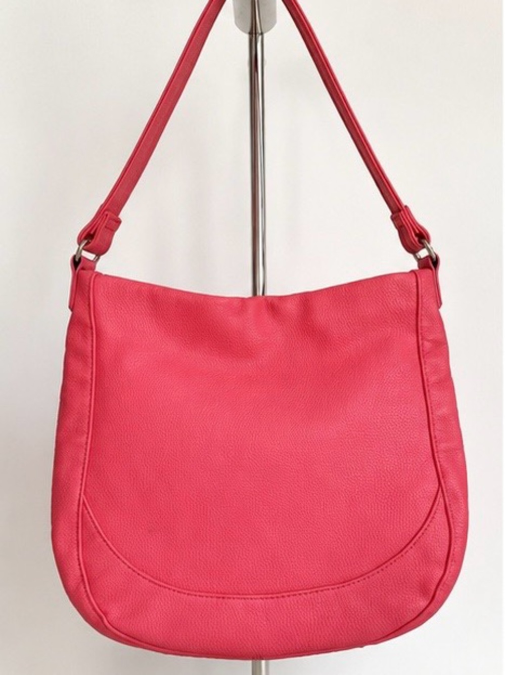 Classic Pink Pebbled Shoulder Bag for Everyday Style